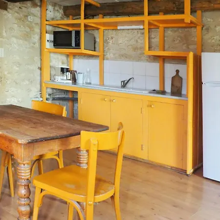Hameau De La Brousse Bed & Breakfast