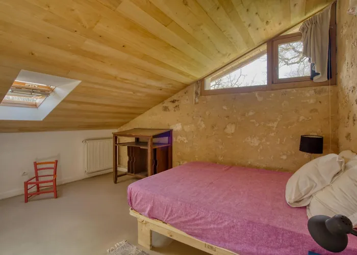 Hameau De La Brousse Bed and Breakfast